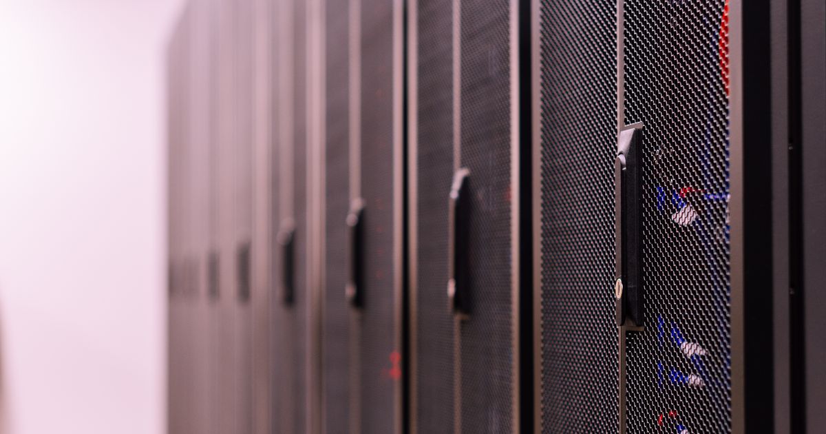 Angriff auf Bundes-Server: 200 Konten — und was das über eigene Server sagt